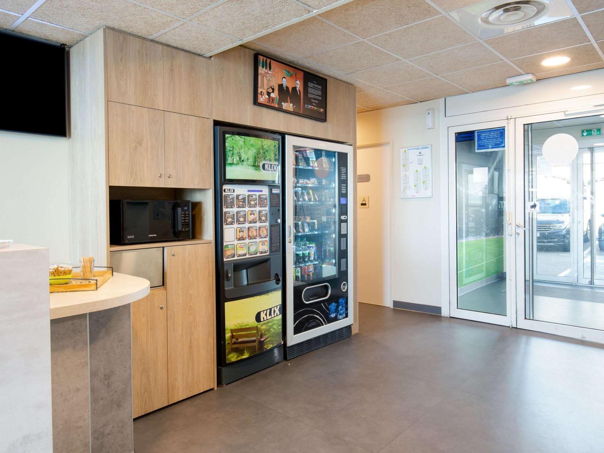Ibis Budget Marseille L'Estaque Exterior photo
